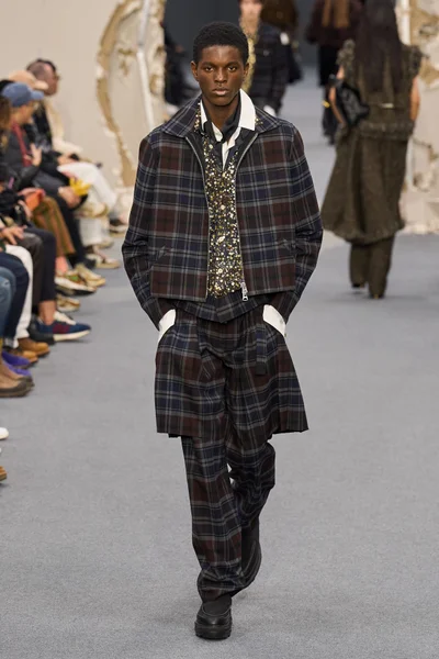 Look 28